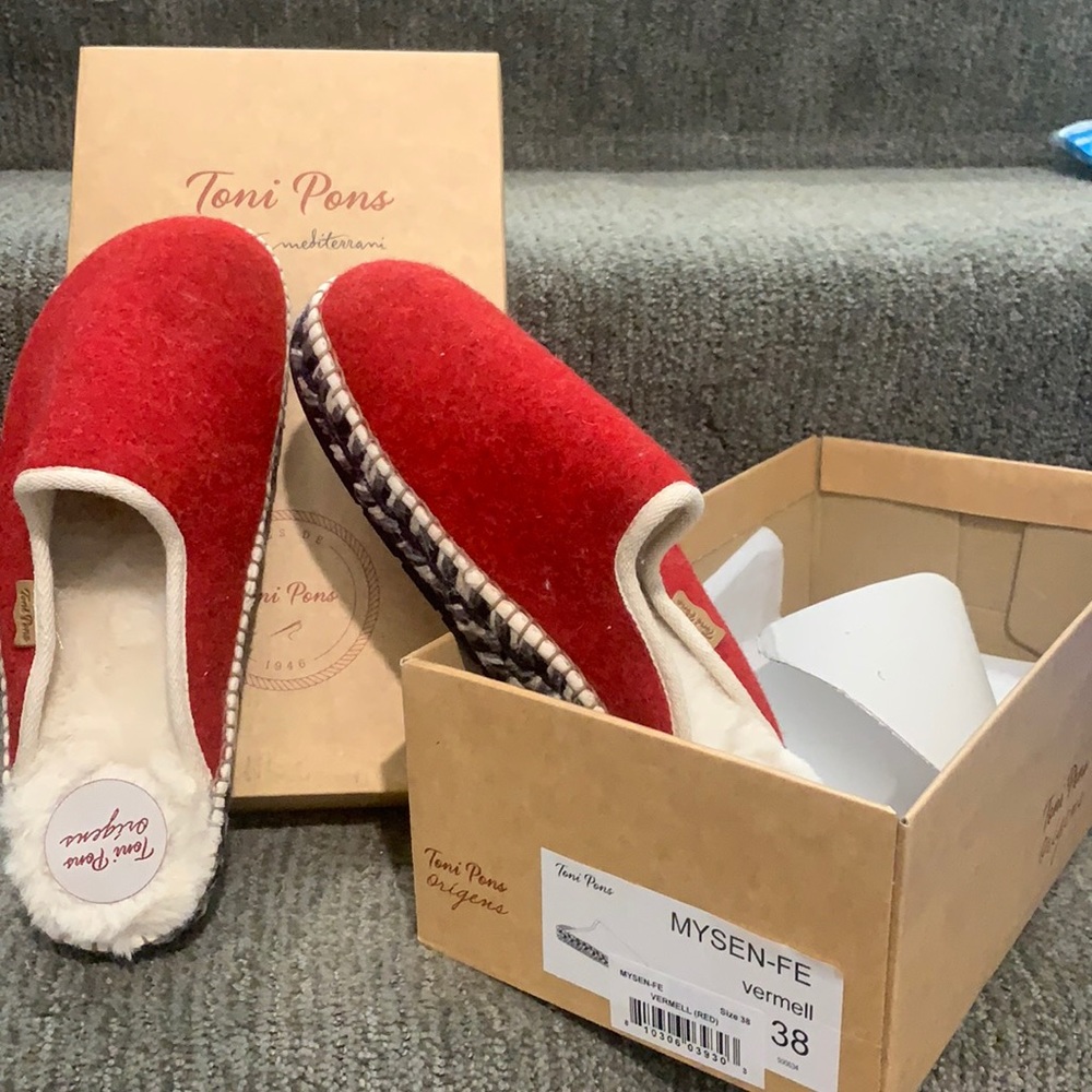 Toni pons size 38 red slippers